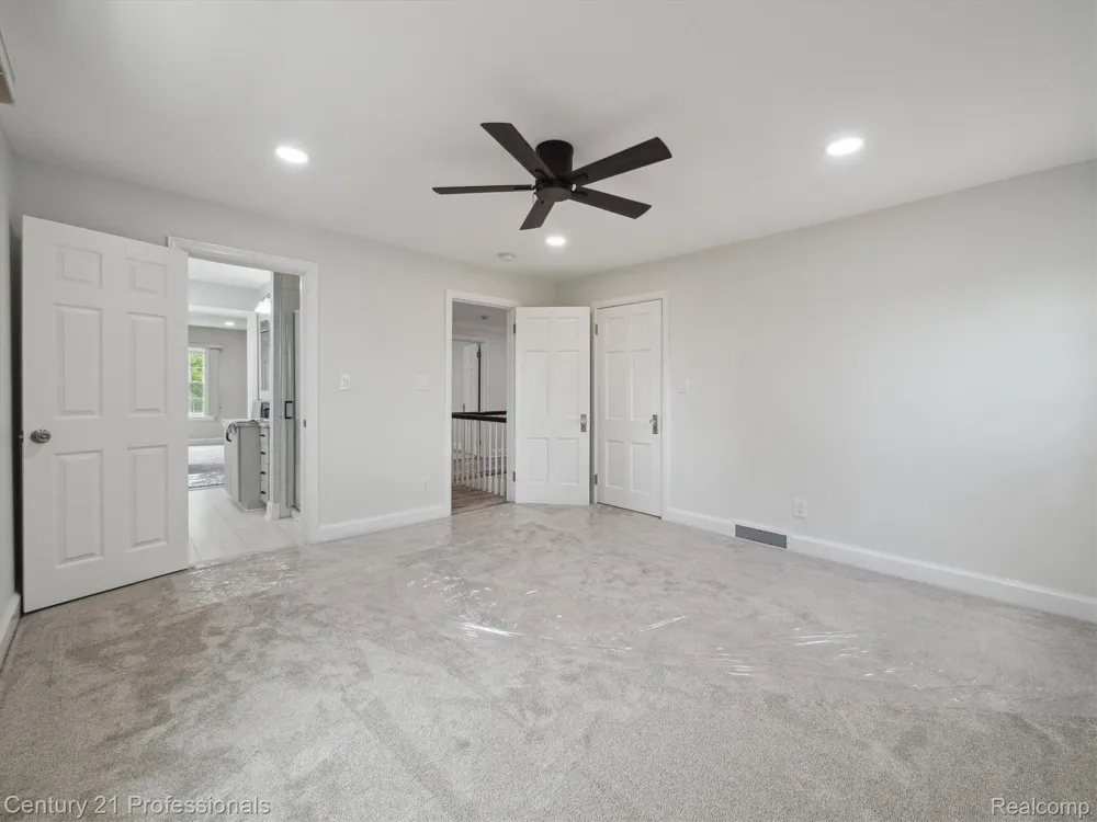 21120 Halsted Road Northville City, MI 48167