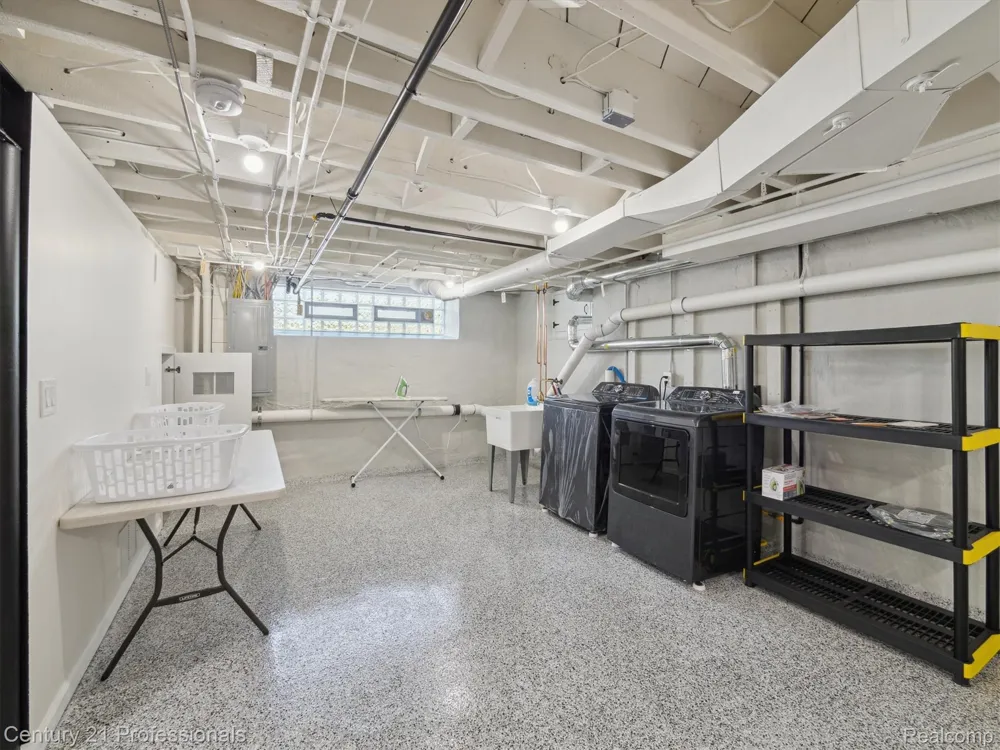 21120 Halsted Road Northville City, MI 48167