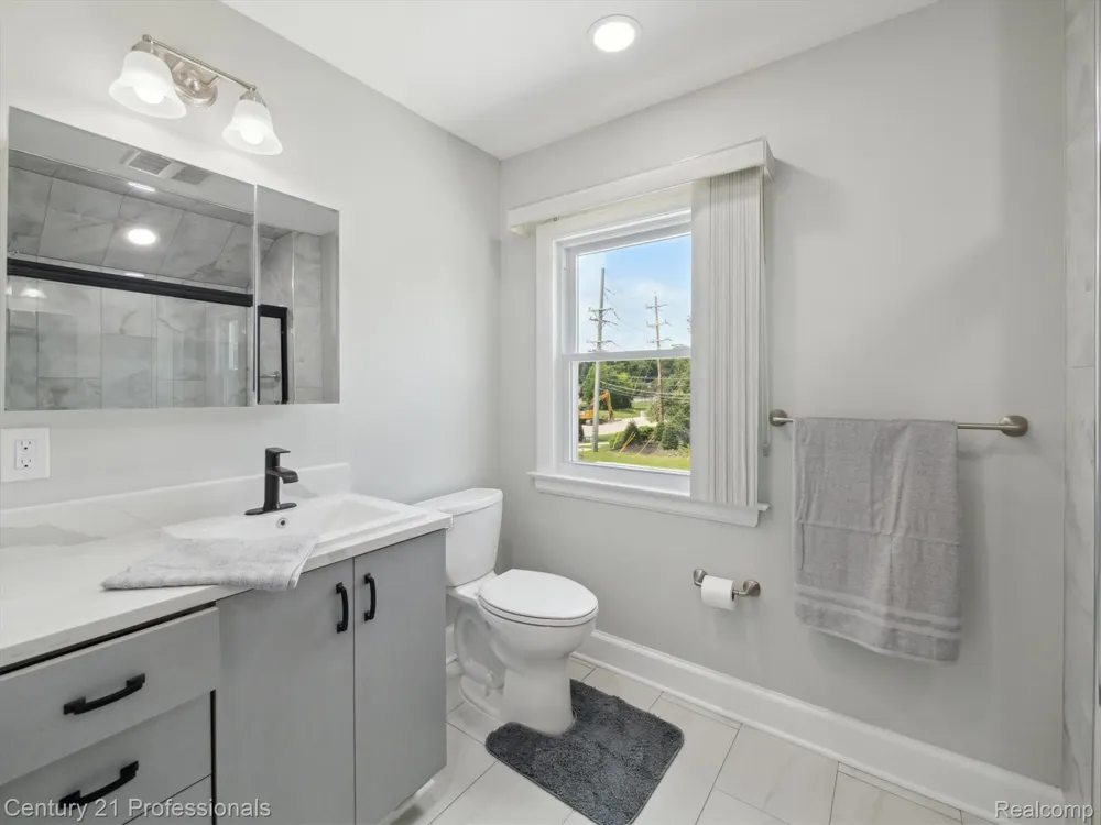 21120 Halsted Road Northville City, MI 48167