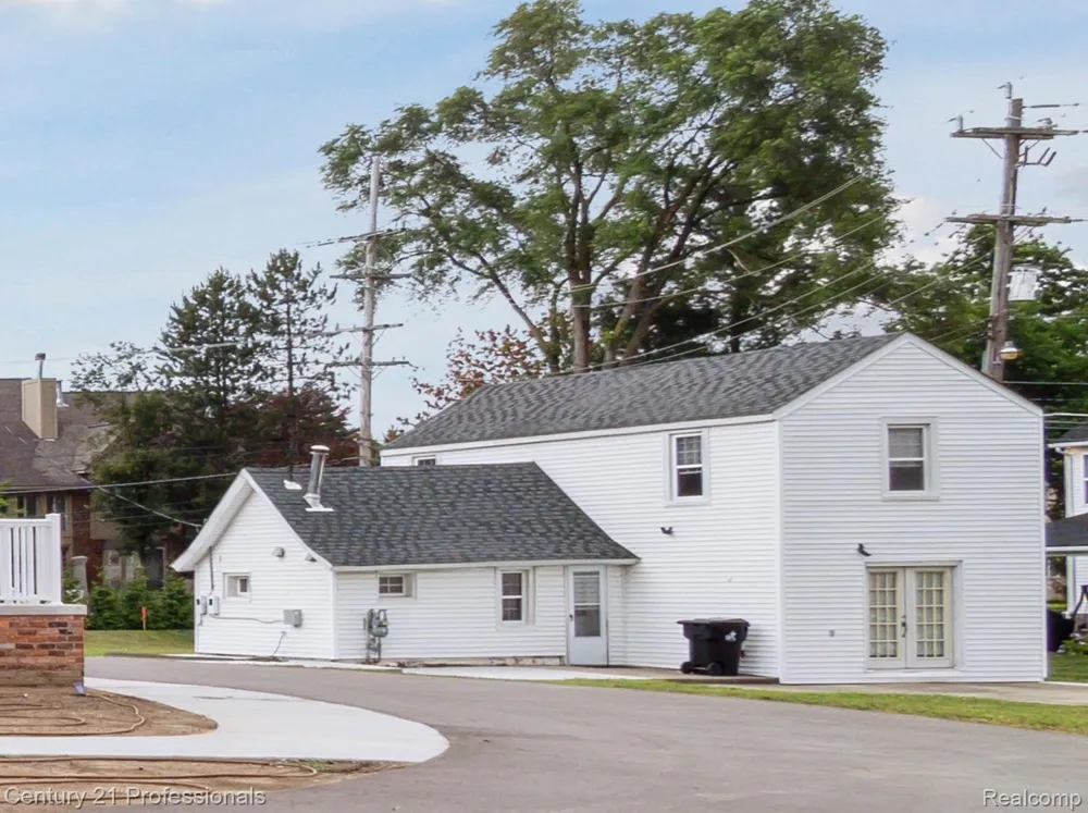 21120 Halsted Road Northville City, MI 48167