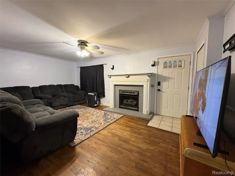 328 W Mt Morris Street Mt Morris City, MI 48458