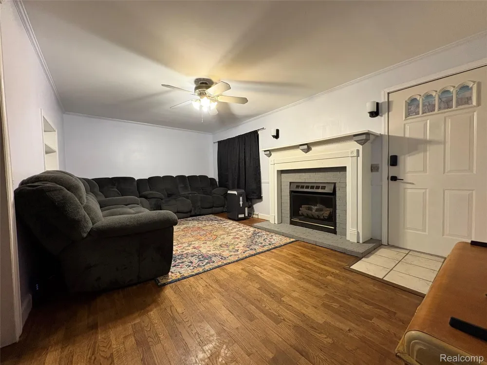 328 W Mt Morris Street Mt Morris City, MI 48458