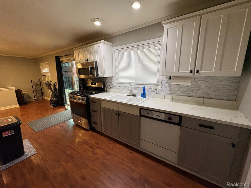 328 W Mt Morris Street Mt Morris City, MI 48458