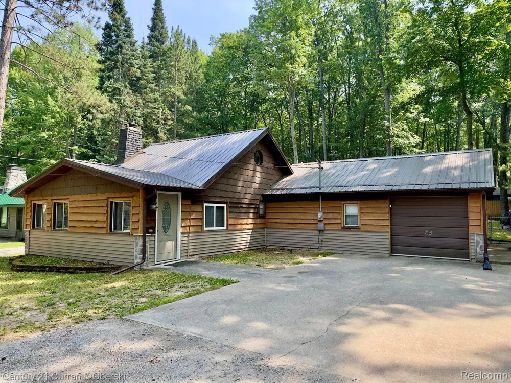 111 Petoskey Drive Roscommon Village, MI 48653
