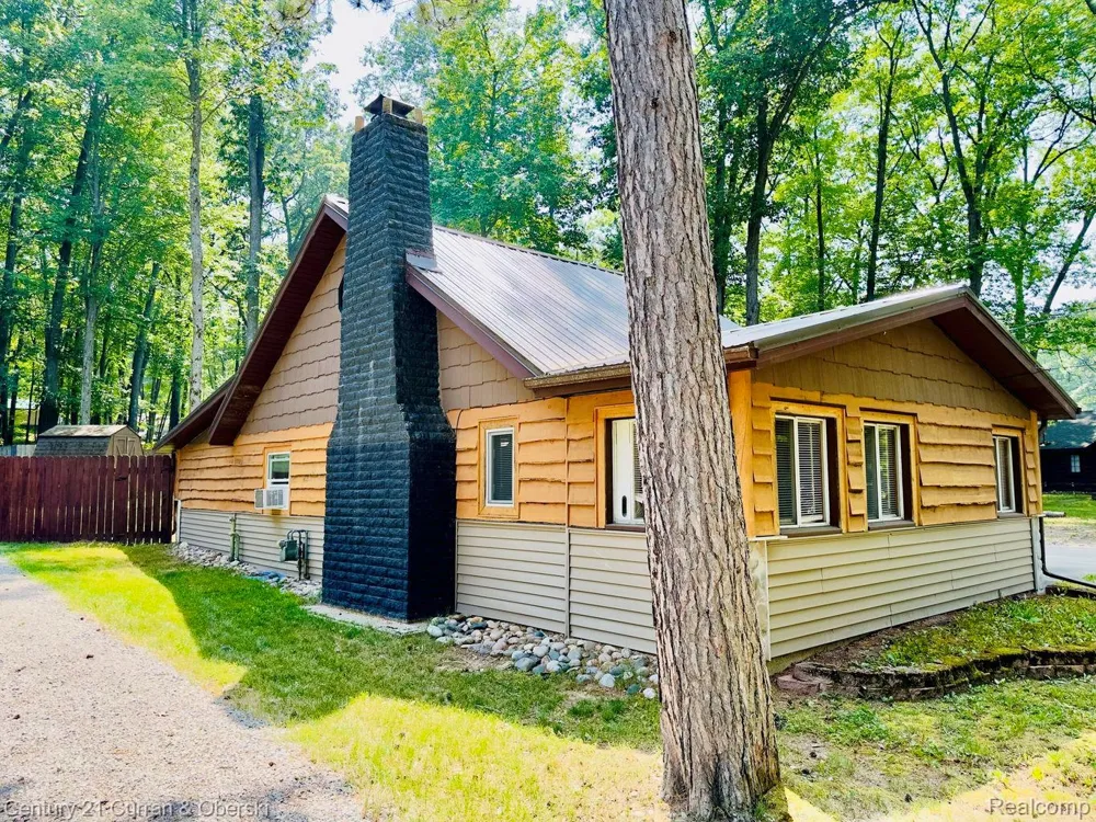 111 Petoskey Drive Roscommon Village, MI 48653
