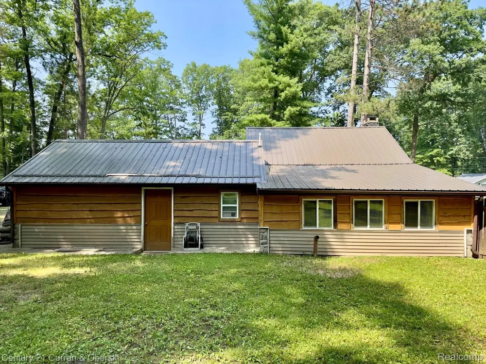 111 Petoskey Drive Roscommon Village, MI 48653