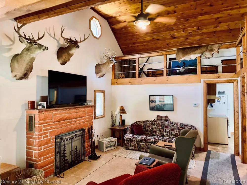 111 Petoskey Drive Roscommon Village, MI 48653