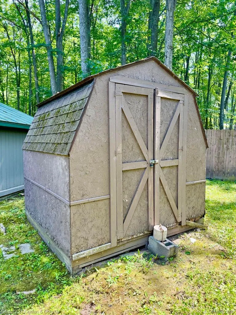 111 Petoskey Drive Roscommon Village, MI 48653