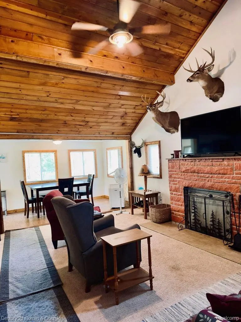 111 Petoskey Drive Roscommon Village, MI 48653