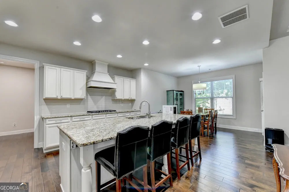 4922 Park Vale DR Buford, GA 30518