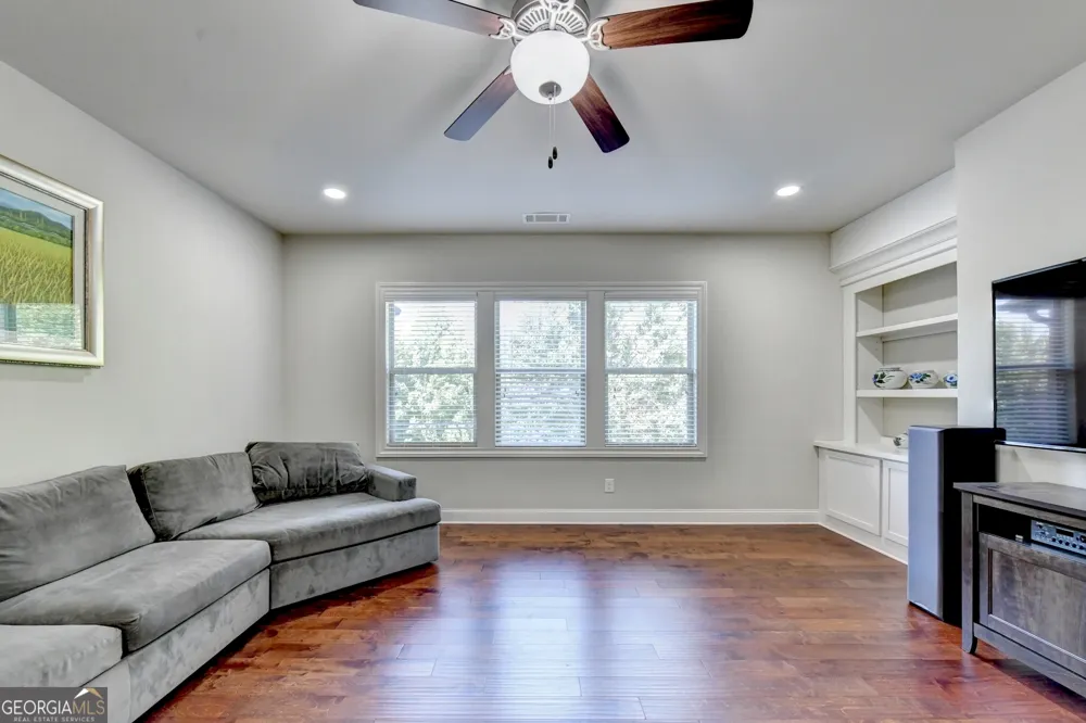 4922 Park Vale DR Buford, GA 30518