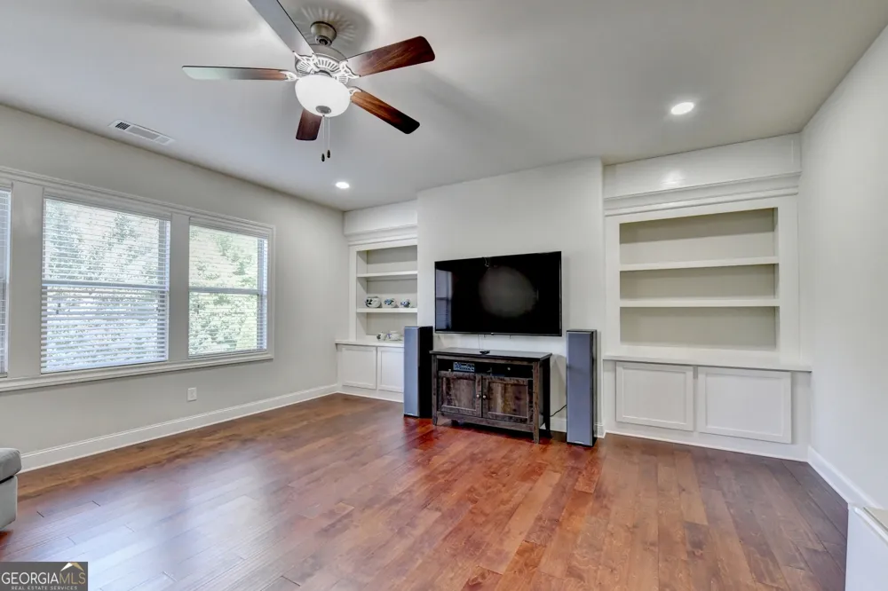 4922 Park Vale DR Buford, GA 30518