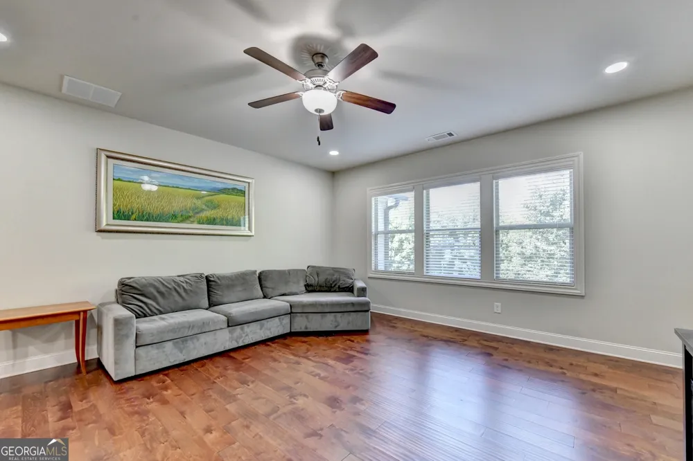 4922 Park Vale DR Buford, GA 30518