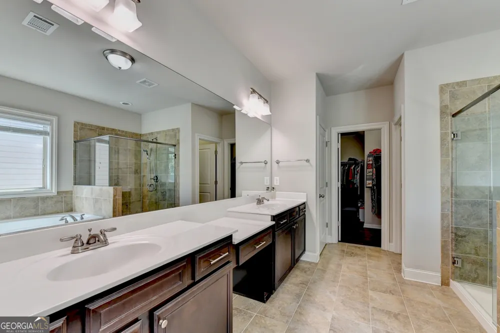 4922 Park Vale DR Buford, GA 30518