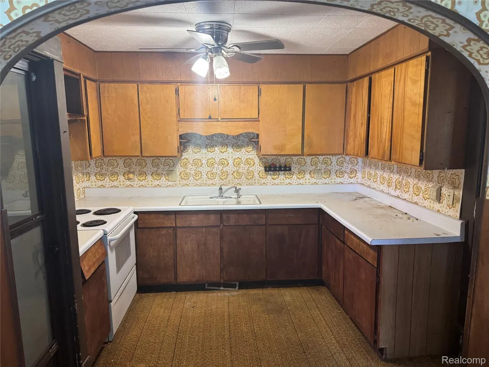 333 Greenly Street Adrian City, MI 49221