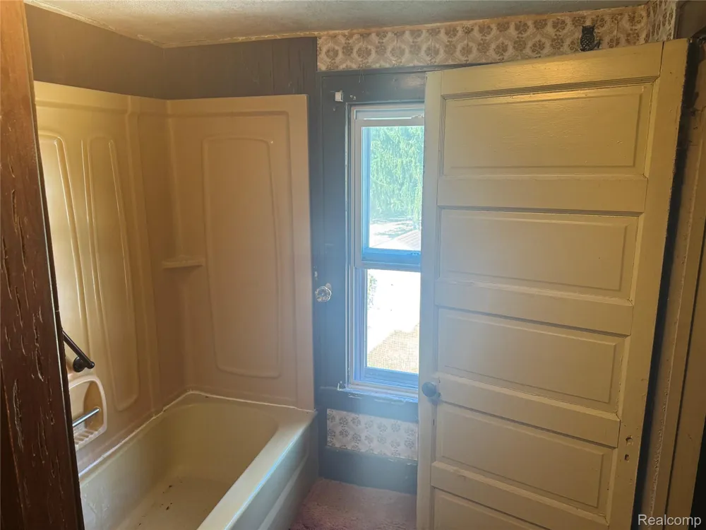 333 Greenly Street Adrian City, MI 49221