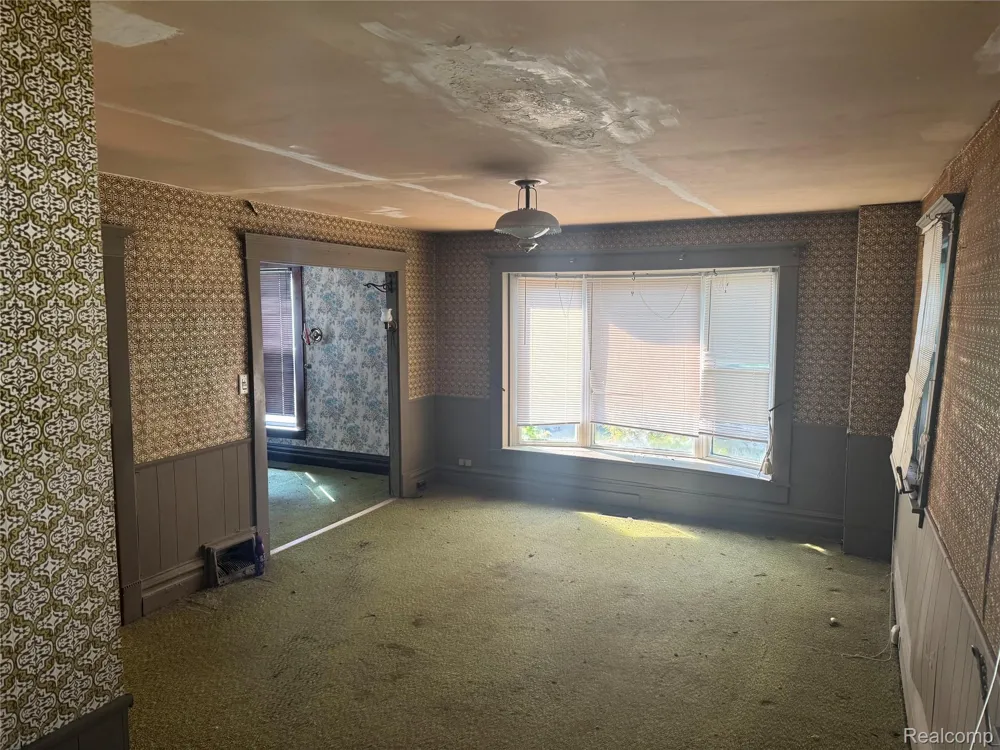 333 Greenly Street Adrian City, MI 49221