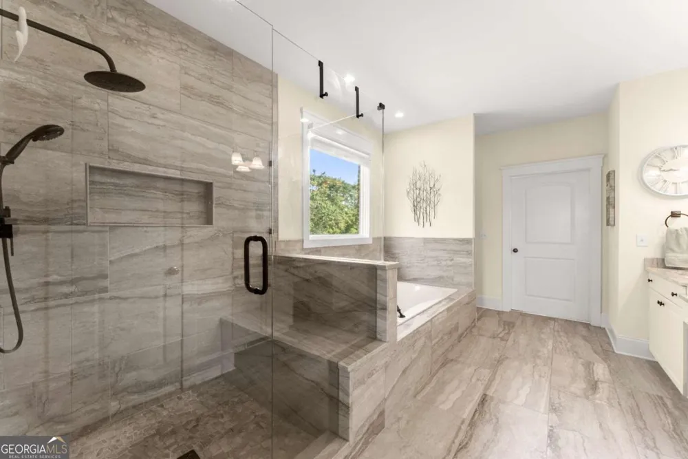526 Orchard DR Clarkesville, GA 30523