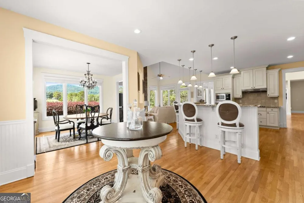 526 Orchard DR Clarkesville, GA 30523