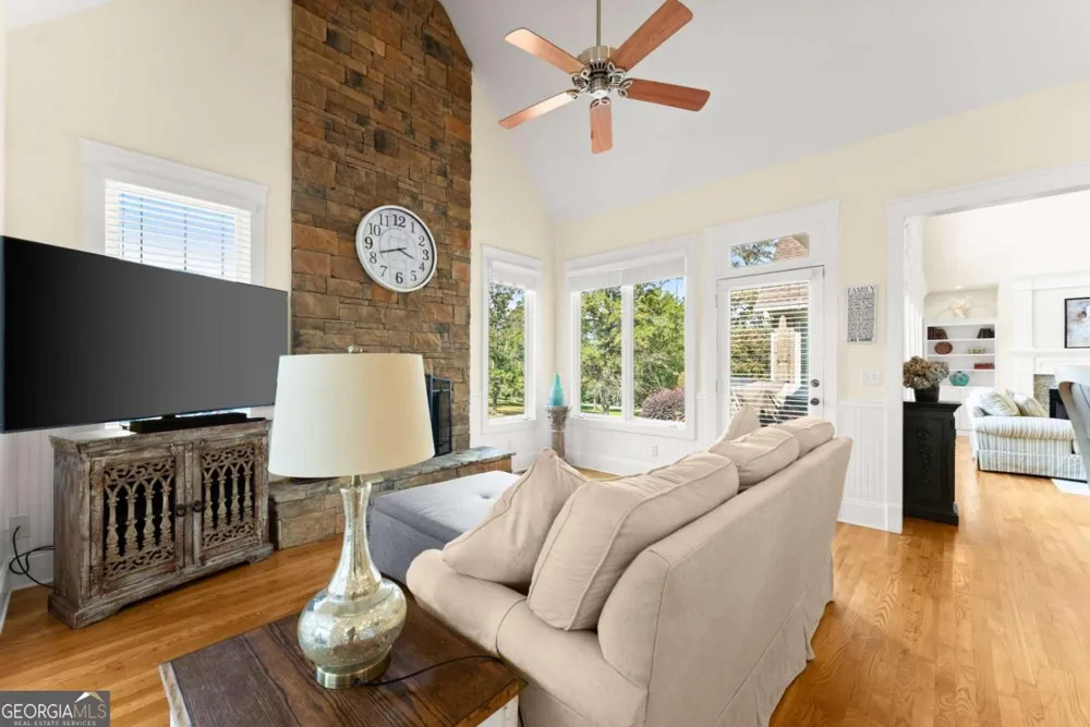 526 Orchard DR Clarkesville, GA 30523