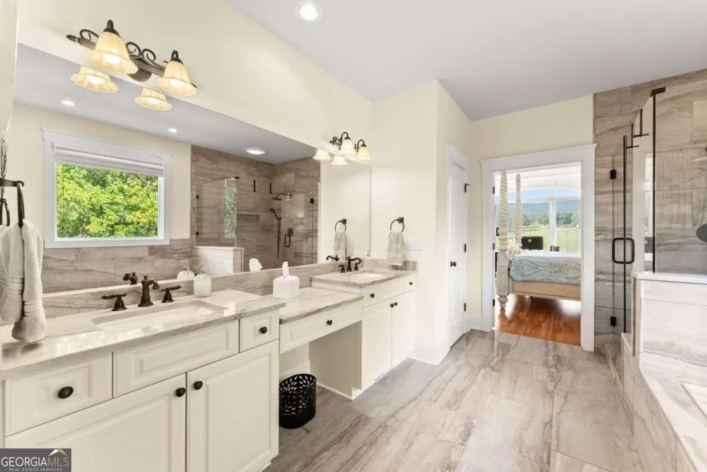526 Orchard DR Clarkesville, GA 30523