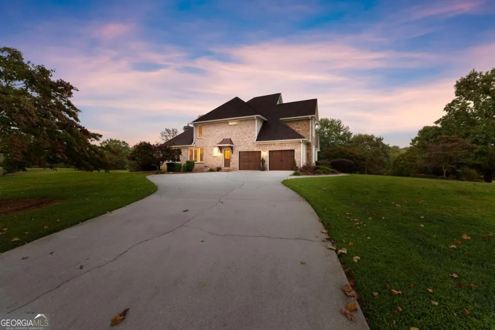 526 Orchard DR Clarkesville, GA 30523