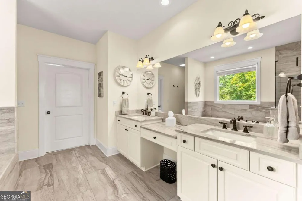 526 Orchard DR Clarkesville, GA 30523