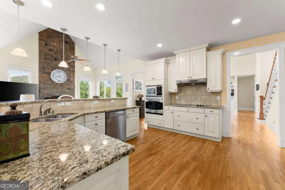 526 Orchard DR Clarkesville, GA 30523
