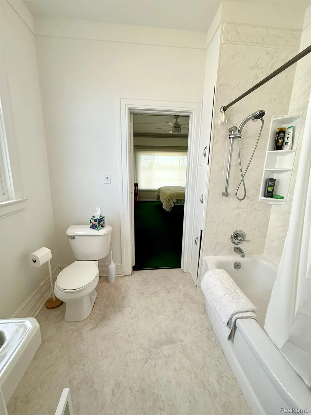 9963 S Channel Dr Clay Township, MI 48028