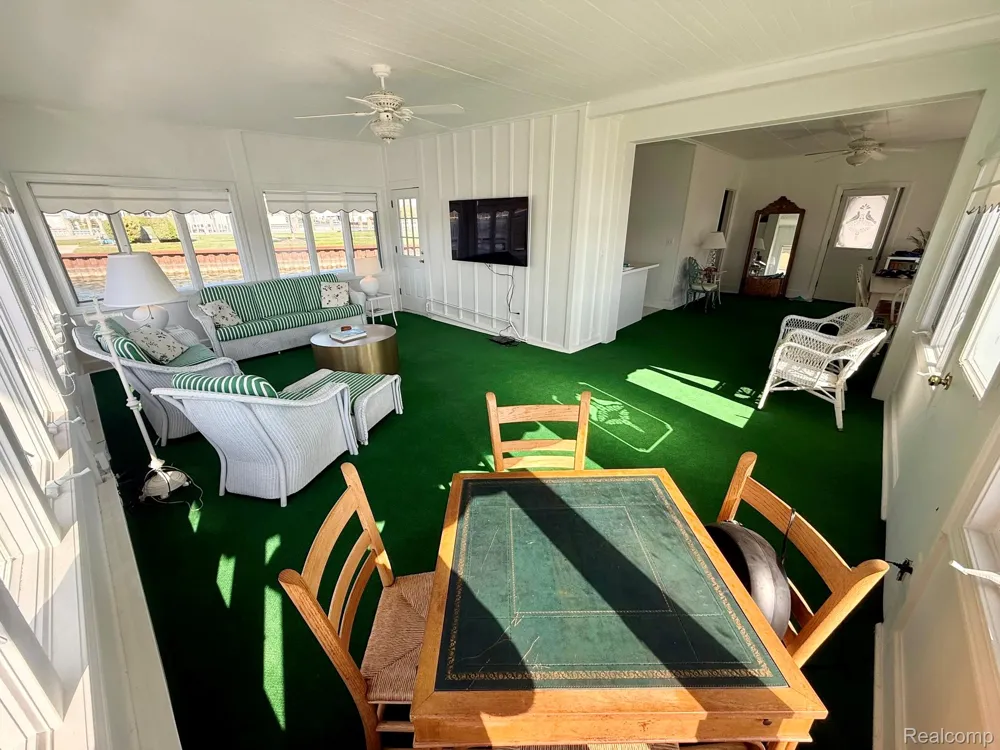 9963 S Channel Dr Clay Township, MI 48028