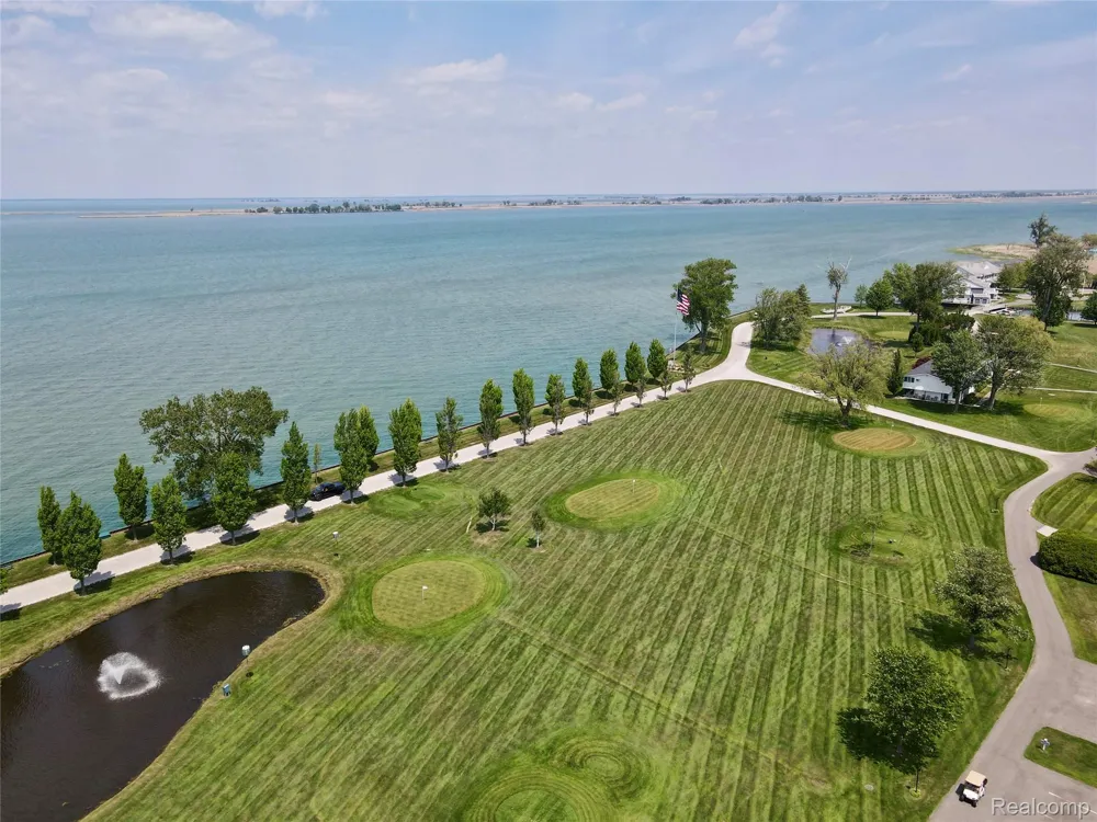 9963 S Channel Dr Clay Township, MI 48028