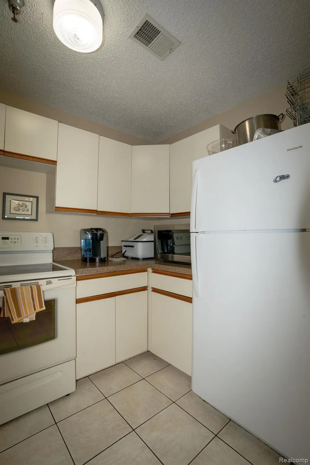 32081 River Road Harrison Charter Township, MI 48045