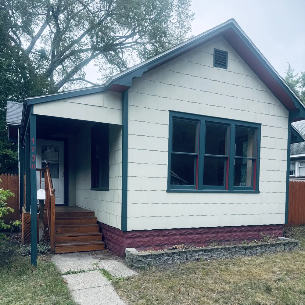 1730 Elwood Street Muskegon, MI 49442