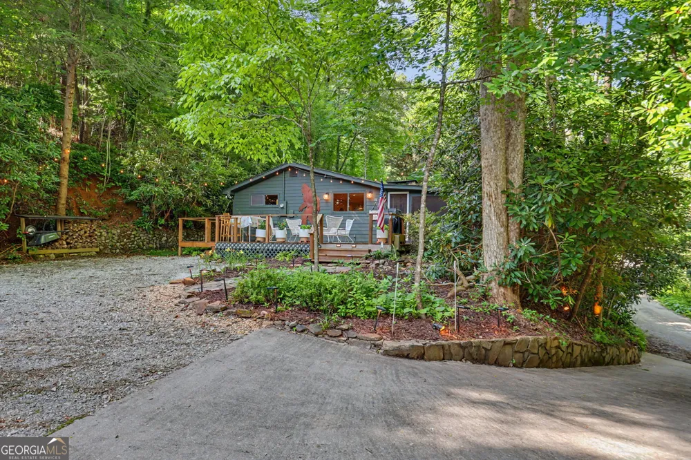 276 Fulton RD Tiger, GA 30576
