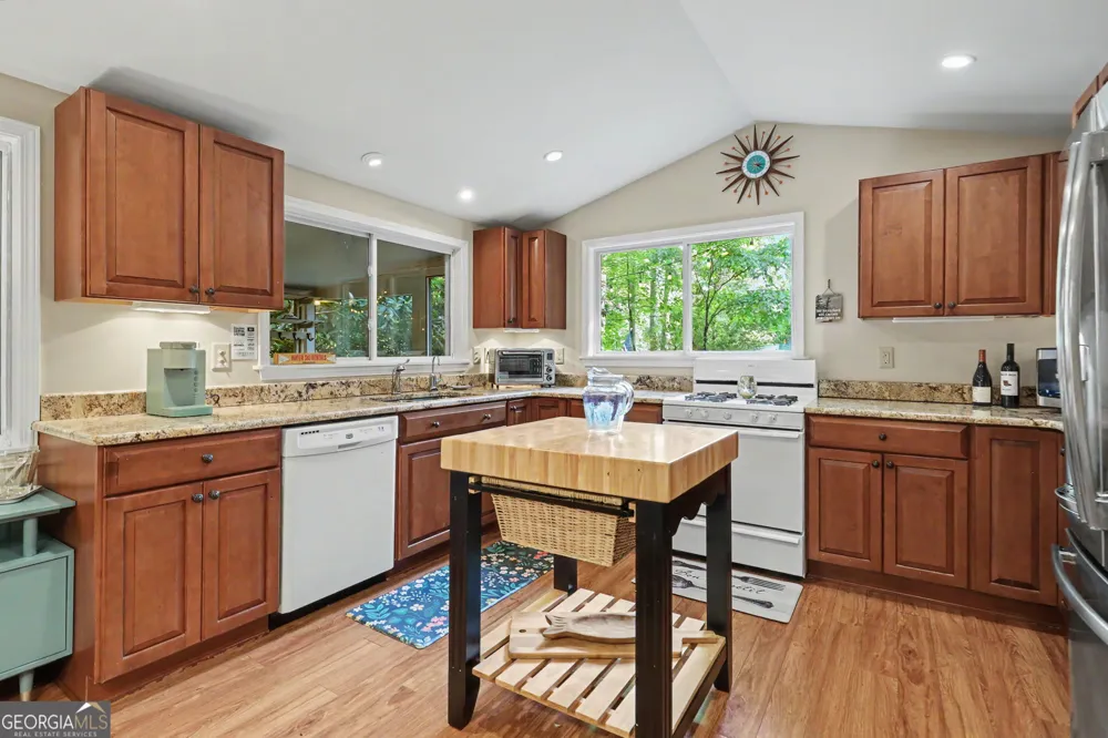 276 Fulton RD Tiger, GA 30576