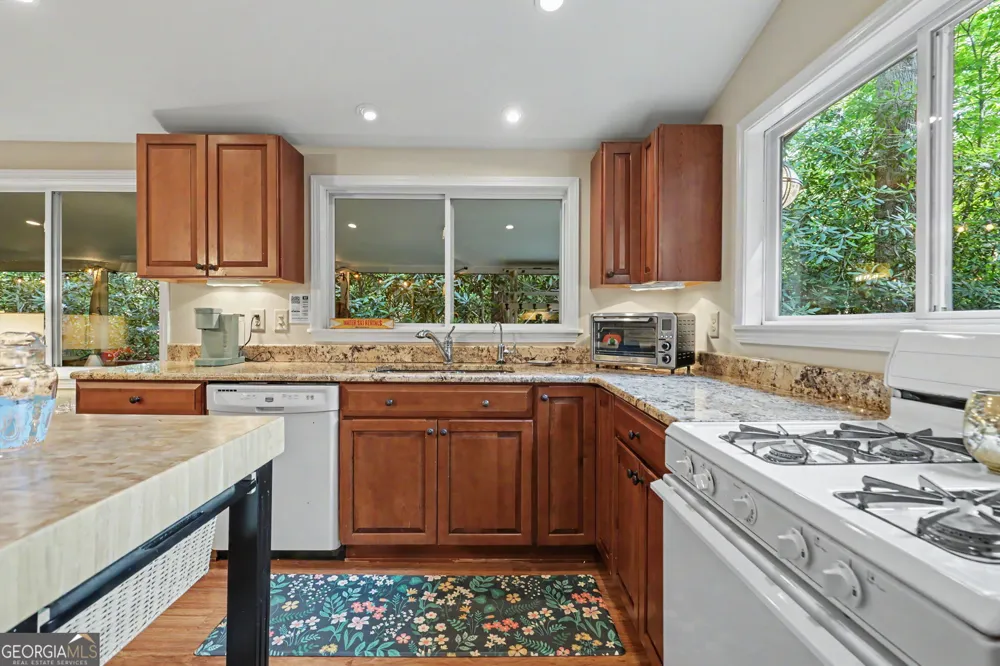 276 Fulton RD Tiger, GA 30576