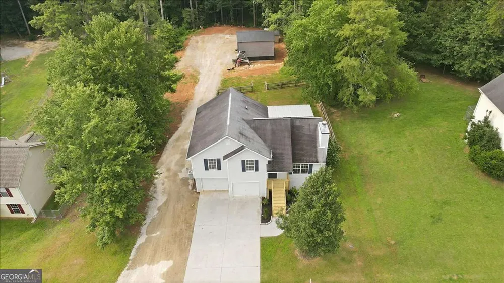 27 Oak Grove LN Adairsville, GA 30103