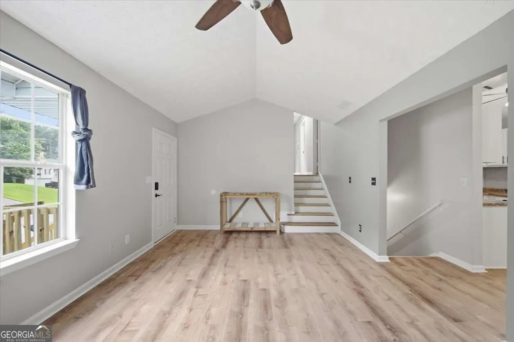 27 Oak Grove LN Adairsville, GA 30103