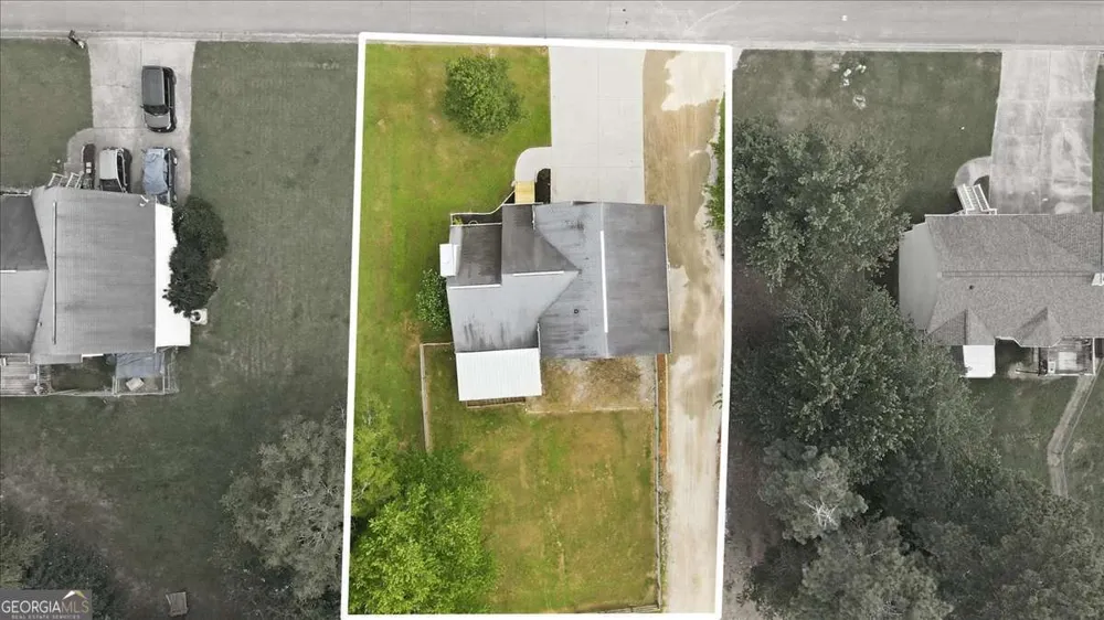 27 Oak Grove LN Adairsville, GA 30103