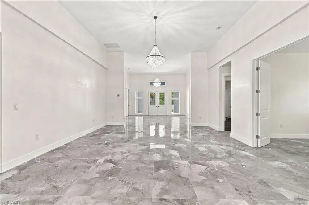 1853 Della Drive Naples, FL 34117
