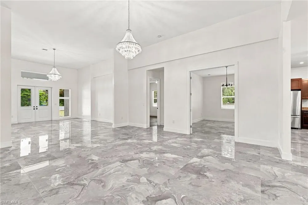 1853 Della Drive Naples, FL 34117