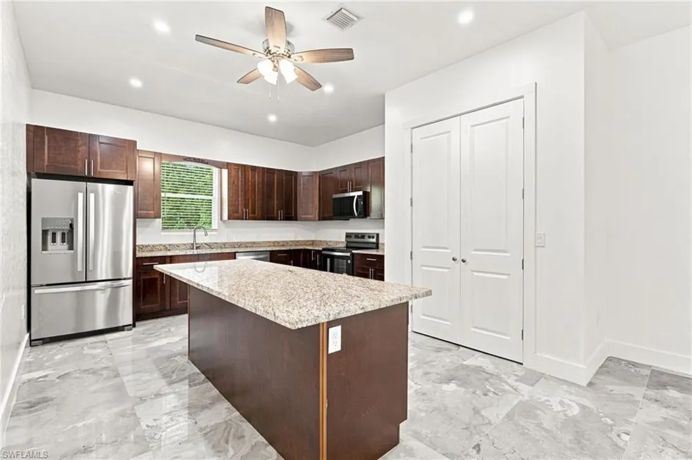 1853 Della Drive Naples, FL 34117