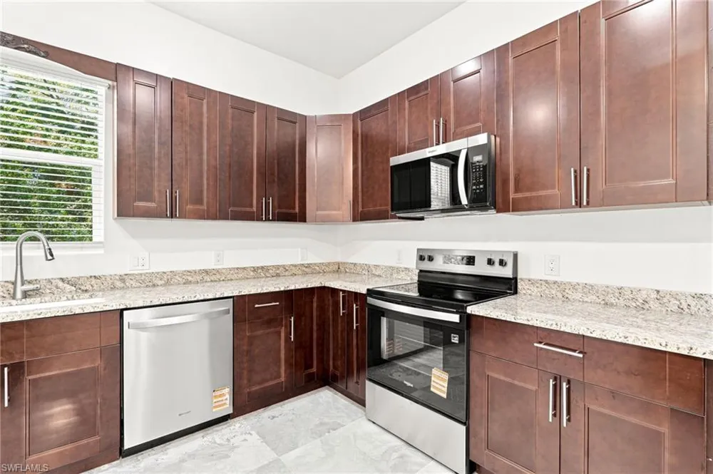 1853 Della Drive Naples, FL 34117