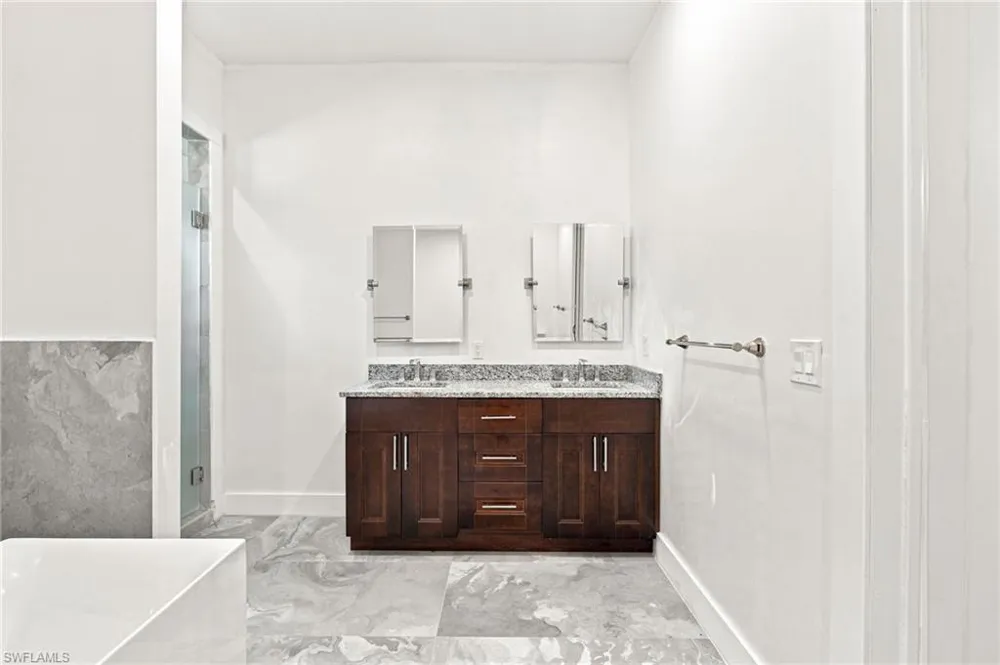 1853 Della Drive Naples, FL 34117