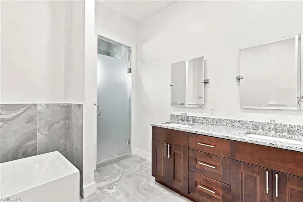 1853 Della Drive Naples, FL 34117