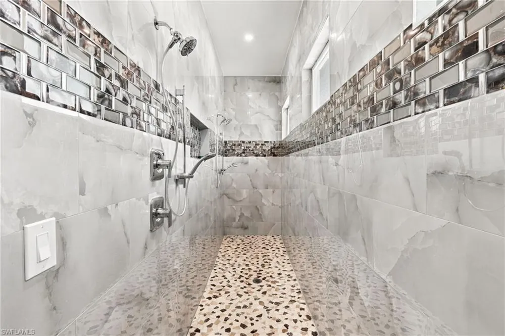 1853 Della Drive Naples, FL 34117