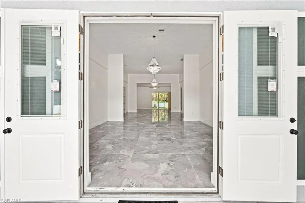 1853 Della Drive Naples, FL 34117