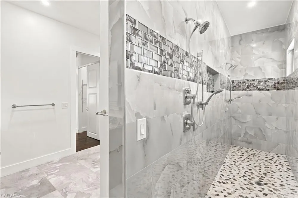 1853 Della Drive Naples, FL 34117