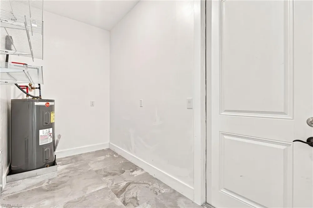 1853 Della Drive Naples, FL 34117
