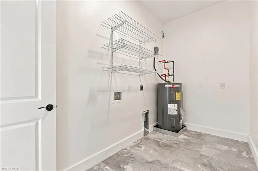 1853 Della Drive Naples, FL 34117